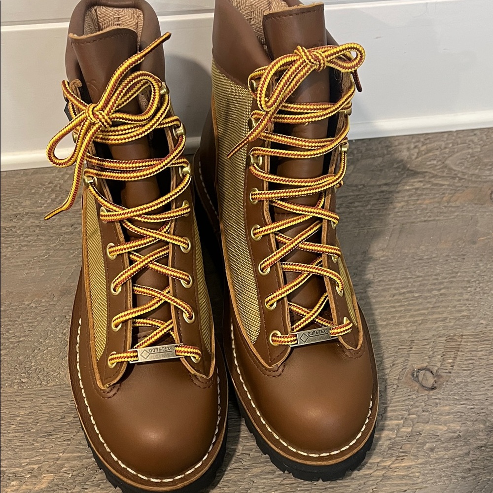 NWOT - Danner Women’s Light Khaki Boots - Sz 7.5 - Picture 4 of 6